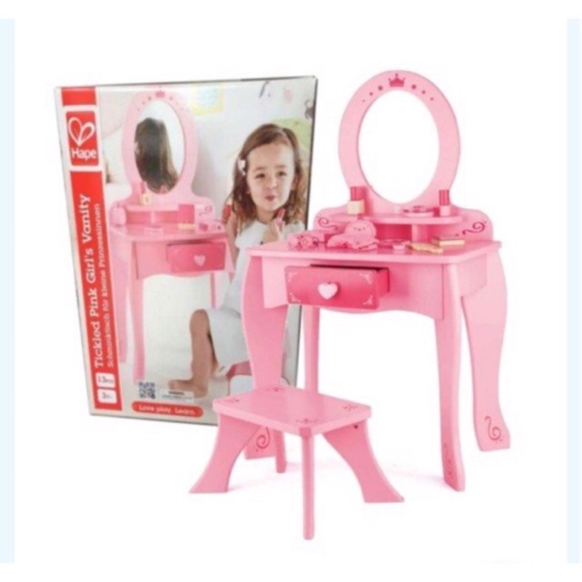 Girls games - hip girls - cosmetic table