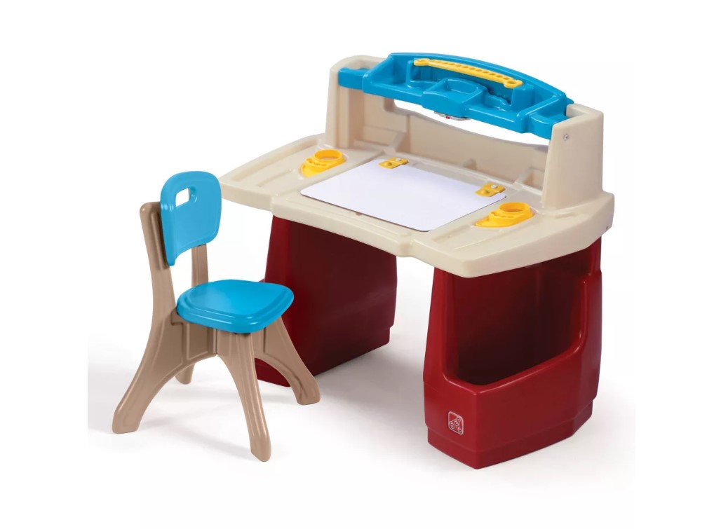 Step 2 Deluxe Art Master Desk with Chair