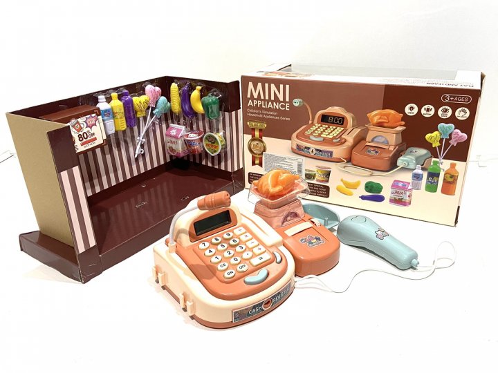 Cash register with microphone